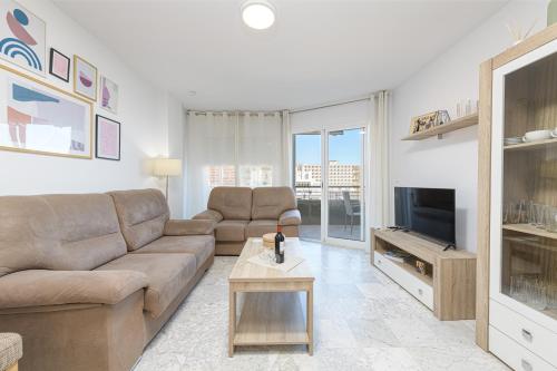 WintowinRentals Apartment with Stunning Sea and Mountain Views and Pool in Fuengirola