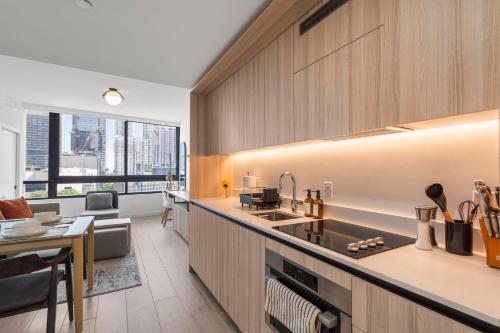 Køkken eller tekøkken på Luxury City Views in Downtown Miami