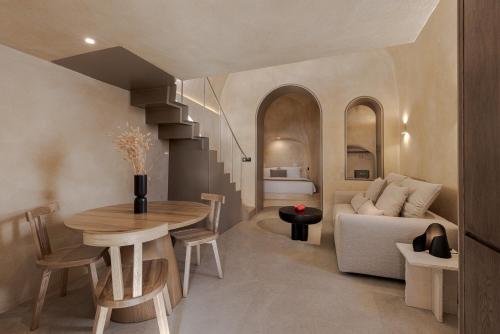 Caldera's Dream Cave House with hot tub & sea view