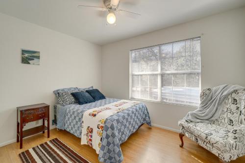 En eller flere senge i et værelse på Payson Home with Yard and Deck Pets Welcome!