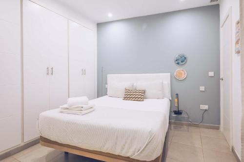 Charming 1BR Apartment with Rooftop Terrace in the Heart of the City