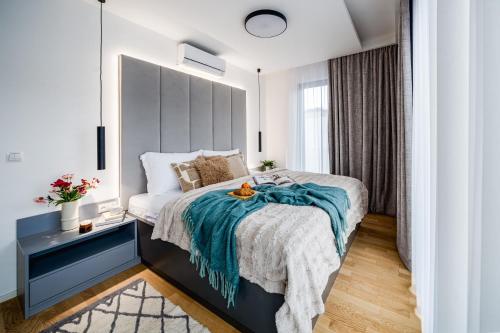 Prague Days - Two Bedroom Apartment with Garage, AC, Terrace and Balcony in Vinohrady