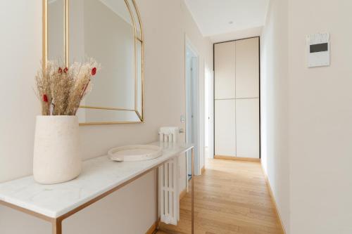 GuestHost - Bright Apartment Milan Gambara