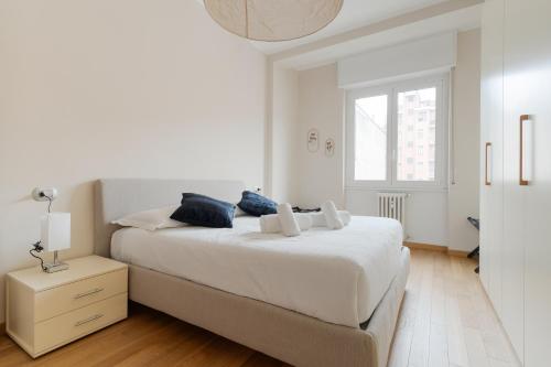 GuestHost - Bright Apartment Milan Gambara