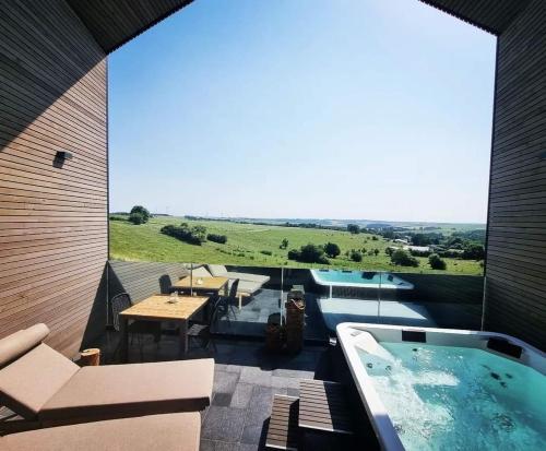 Πισίνα στο ή κοντά στο La suite Hindi