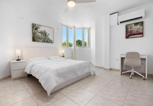 Postel nebo postele na pokoji v ubytování Grand Bay by Otium