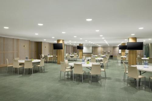 NH Madrid Ventas photo 37