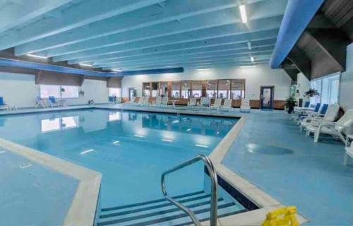 Swimmingpoolen hos eller tæt på Millstone Cottage at Alpine Lake Resort