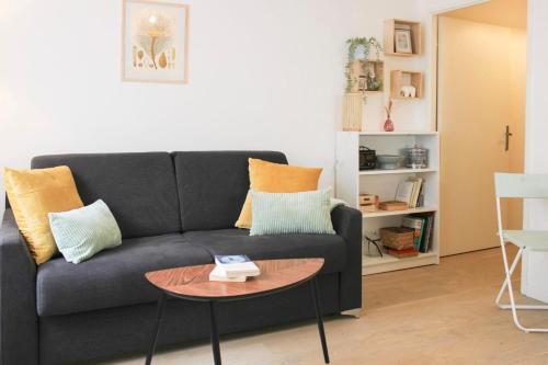 Et opholdsområde på Charming 28 m Love Nest in Vanves