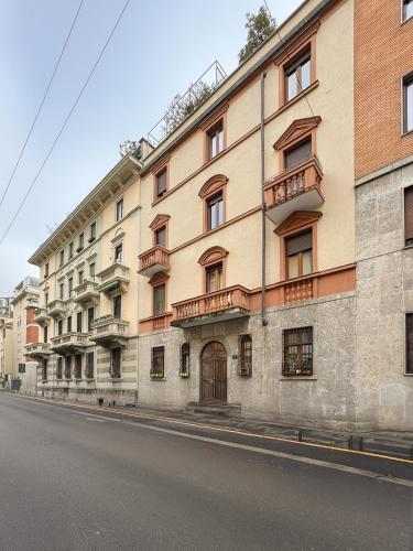 ArtStay - Exclusive Apt Near Metro M1, AC, Parking