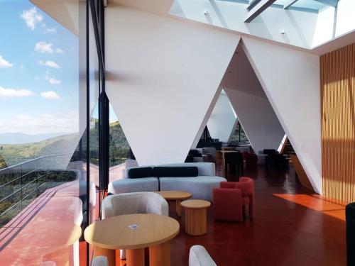 Χώρος καθιστικού στο Ncielo Adventure Lodge