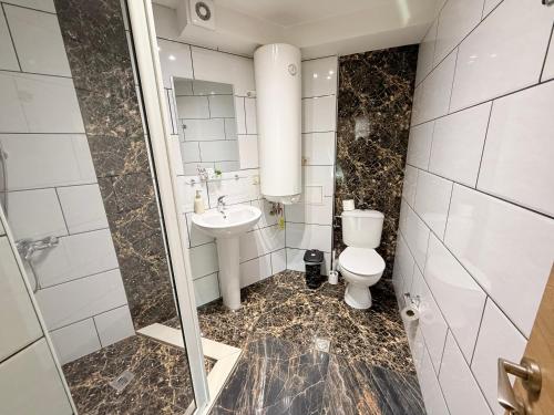 Koupelna v ubytování Central 2 Bedroom Apartments The Quiet Luxury 3