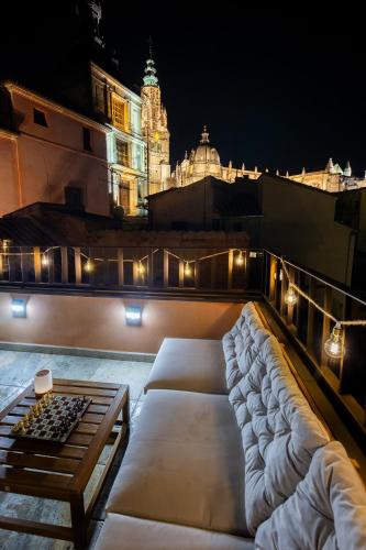 Downtown ChillOut Housing Cathedral Alcázar Views Toledo