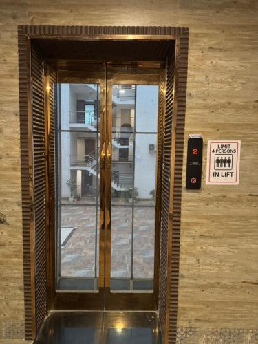 Ảnh trong thư viện ảnh của Amaatra suits ở Ghaziabad