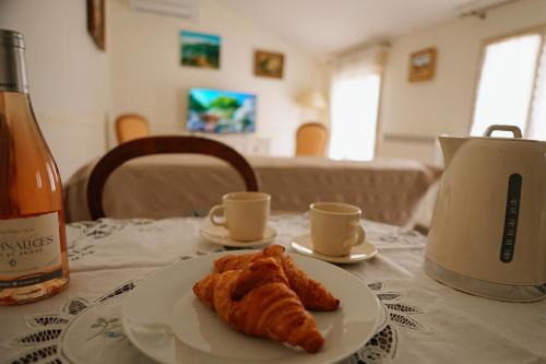 LaPetite Maison Abigail, Peaceful home in Avignon photo 43