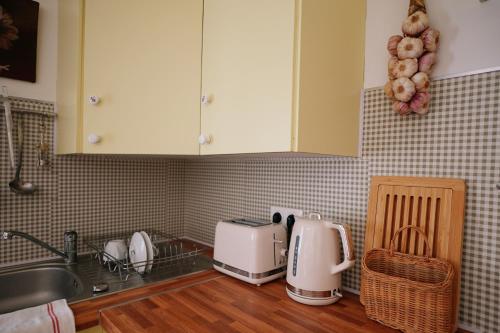 LaPetite Maison Abigail, Peaceful home in Avignon photo 49