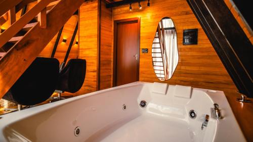 Et badeværelse på Refugio Cascata das Hortensias