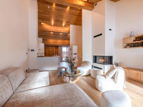 Appartement de luxe à Val-d'Isère avec piscine et parking