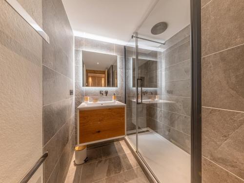 Appartement de luxe à Val-d'Isère avec piscine et parking - FR-1-694-421 photo 3