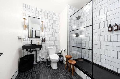 Koupelna v ubytování Symons Block Suite 4