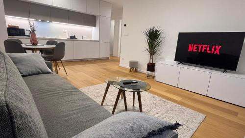 Kuchyň nebo kuchyňský kout v ubytování VApartment Nova Vajnorska , private parking