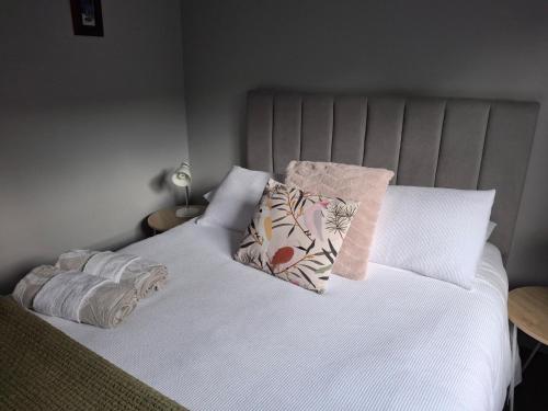 Letto o letti in una camera di The Coop