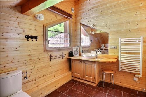 Et badeværelse på Chalets à Le Biot - Morand MAE-3381