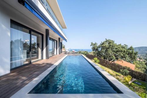 Résidence Maison D'architecte Avec Piscine Chauffée & Sublime Vue Mer - Maison d'architecte avec piscine chauffée & sublime vue mer MAE-2273