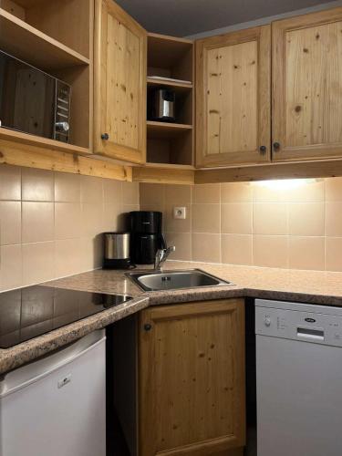 Résidence Les Valerianes - Appartement 6 personnes place centrale les orres 1800 MAE-4601