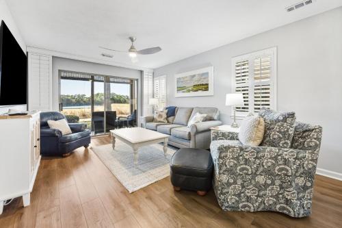 Et tv og/eller underholdning på 21D Beaches & Birdies home