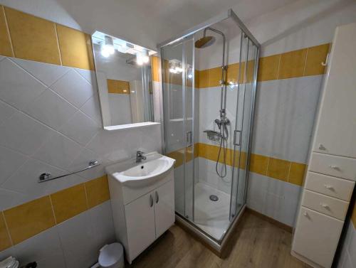 Et badeværelse på Résidence Chalmettes - Studio 4 pers. - Skis aux pieds MAE-8984