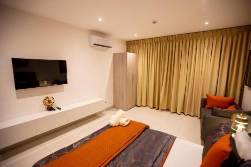 Μια τηλεόραση ή/και κέντρο ψυχαγωγίας στο Global Ease