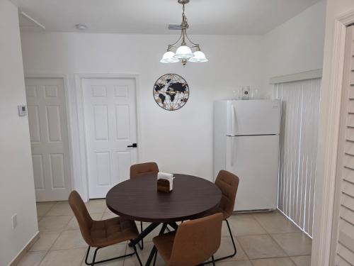 Alex House photo 5