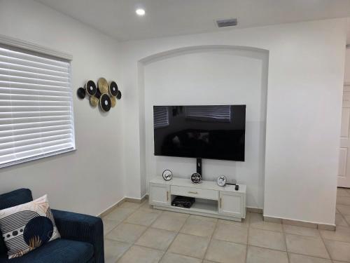 Alex House photo 40