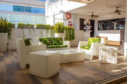 Sonesta Hotel Cali — Swimming pool