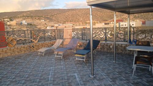 Nespecifikovaný výhled na hory nebo výhled na hory při pohledu z penzionu