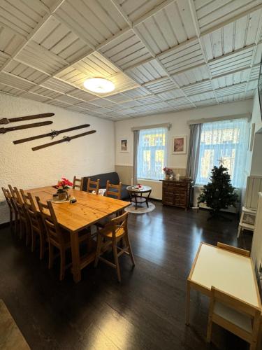 Khu vực ghế ngồi tại U Váhy Jáchymov