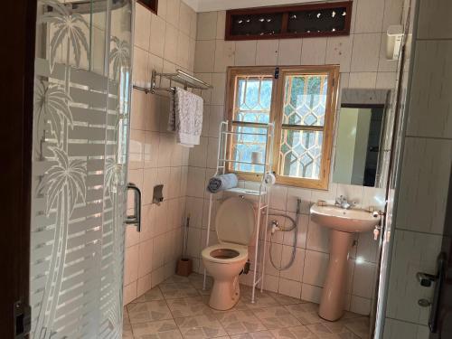 Koupelna v ubytování Muvule Entebbe Guesthouse