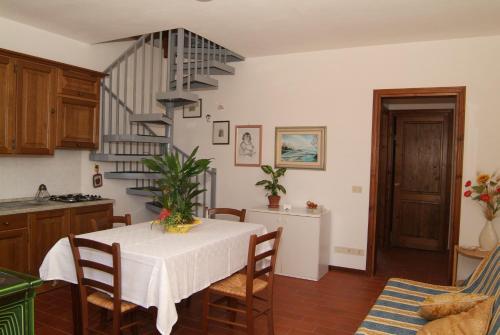 Kuchyň nebo kuchyňský kout v ubytování Agriturismo San Luigi