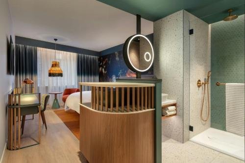 Koupelna v ubytování Renaissance Amsterdam Hotel