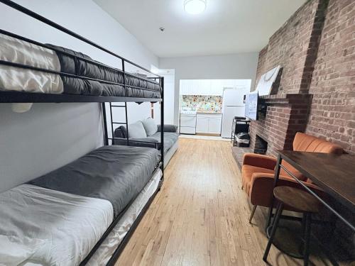 Postel nebo postele na pokoji v ubytování Steps from Empire State Building