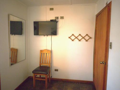 Μια τηλεόραση ή/και κέντρο ψυχαγωγίας στο Hostal Entre Termas y Lagos