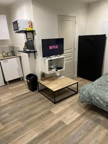 Charmant Studio Mantes-La-Jolie