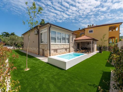 Stylish Umag Villa Just 200 m from the Sea