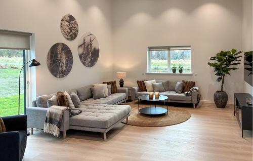 Posezení v ubytování Luxurious Home In Karrebæksminde With Wifi