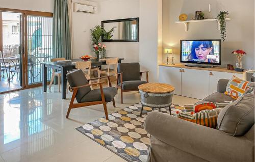 Khu vực ghế ngồi tại 3 Bedroom Awesome Home In Nerja