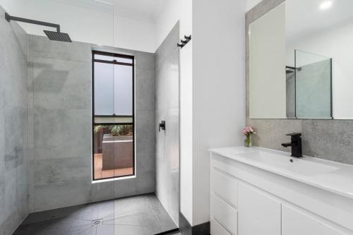 Et badeværelse på Summit to Sea, Elevated Luxury