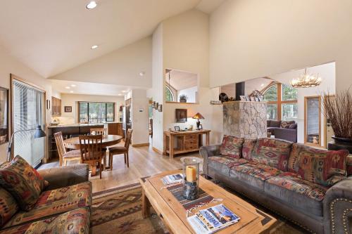 Khu vực ghế ngồi tại Summit View 5