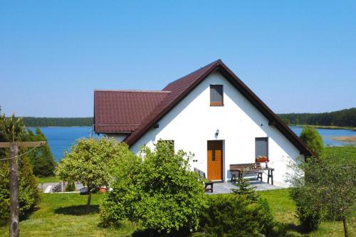 Holiday apartment with fireplace, lake view