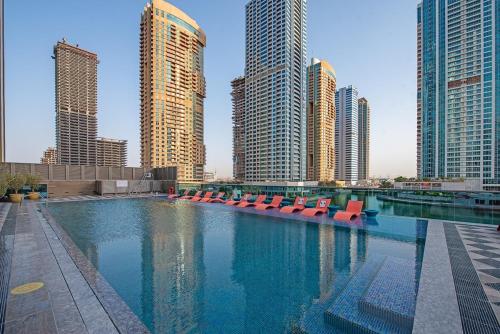 Free housekeeping visits during your stay - StayShort - Remarkable 1BR in JLT - Sleeps 4